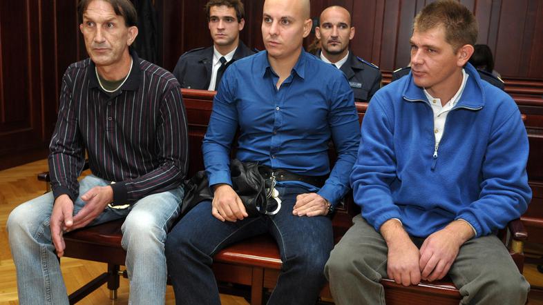 Osumljeni zahtevajo oprostilne sodbe, saj menijo, da jim krivda ni dokazana. Fot