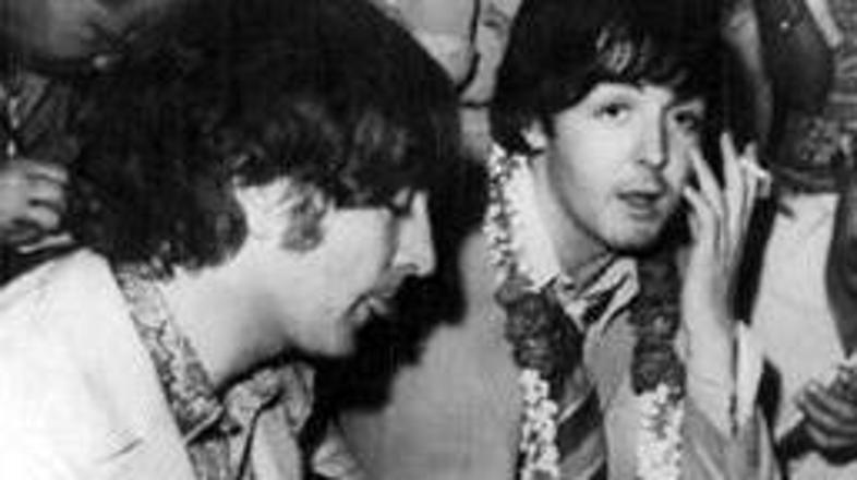 Johna Lennona je najbolj seksualno privlačil Paul McCartney, trdi biograf Norman