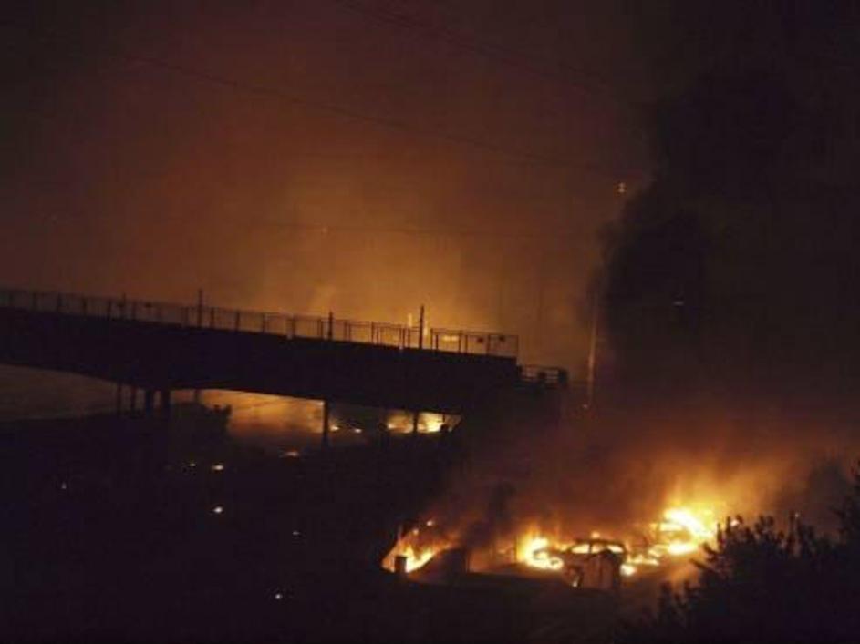 Število mrtvih po eksploziji vlaka v Viareggiu še vedno narašča.