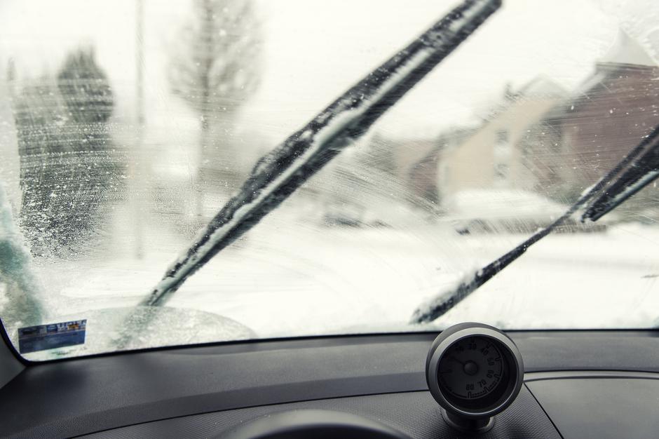 vetrobransko steklo čiščenje | Avtor: Profimedia