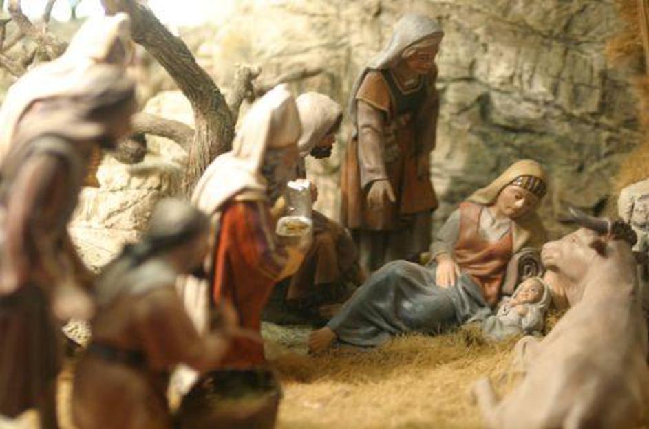 Jaslice so eden od glavnih simbolov božičnega časa, ki se začenja z nocojšnjim p