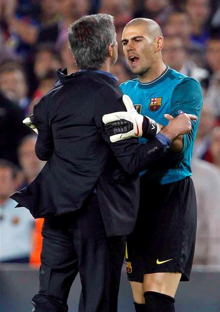 Victor Valdes napadel Jose Mourinho Inter Barcelona polfinale