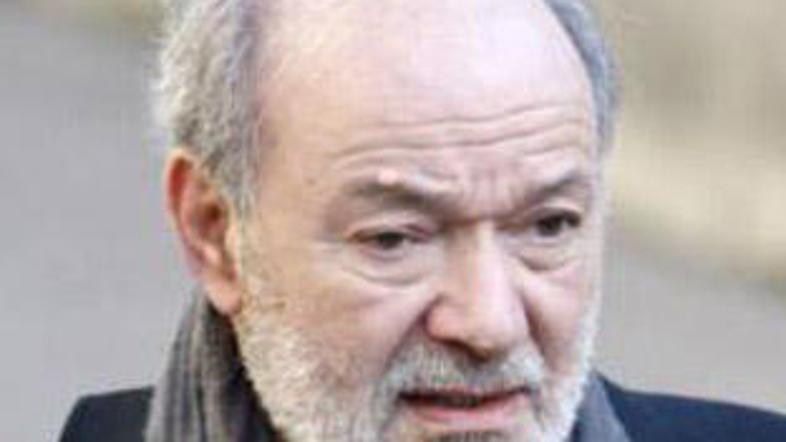 Berri je začel kot igralec, proslavil pa se je kot režiser in producent.