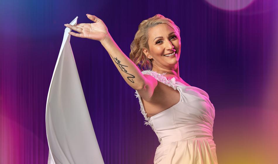 Poroka na 1. pogled: Viki pokazala svojega novega partnerja!