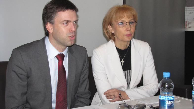 Vložek občine je prevelik, neznank pa je preveč, menita Gregor Macedoni in Vida 