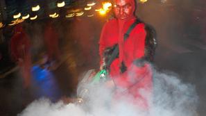 Parkeljni ponazarjajo hudiča in kot spremljevalci miklavževanj strašijo otroke t