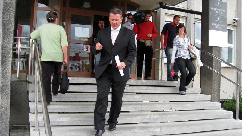 Na zadnji strani ovojnice, s katero je bilo poslano anonimno pismo proti Ruparju