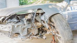Poškodovan avto nesreča zavarovanje