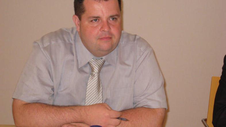 Direktor Dražen Levojevič je kot žaljive in neresnične ocenil izjave ene izmed t