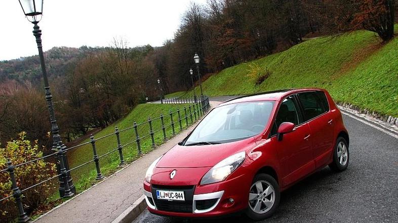 Megane scenic bolj kot z zunanjostjo prepričuje z uporabnostjo in udobjem. (Foto