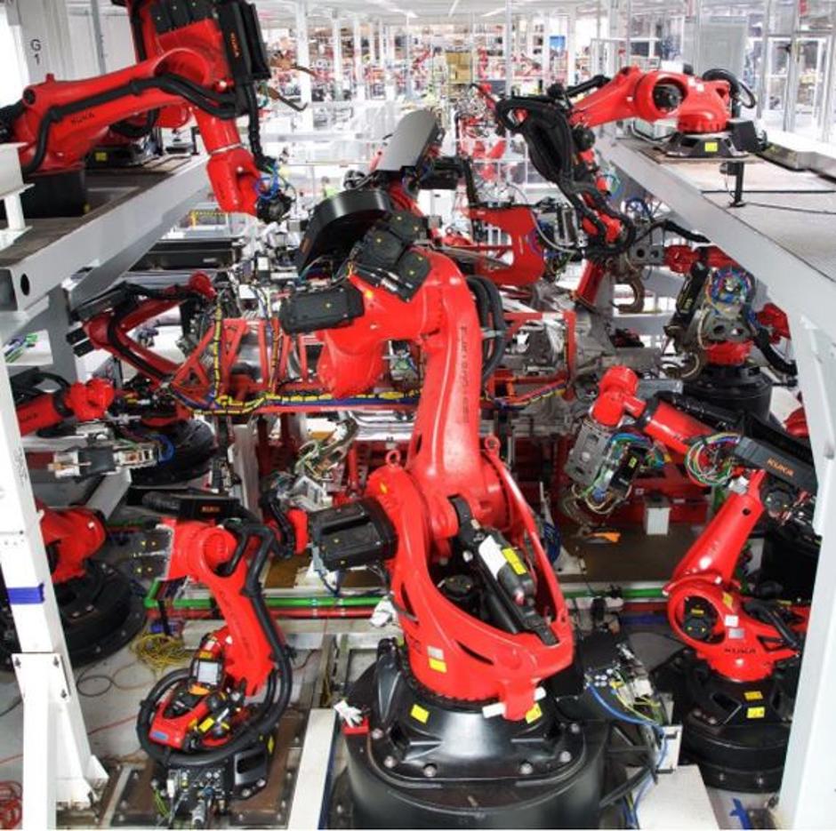Roboti v tovarni Tesla | Avtor: Tesla
