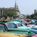 Po Havani in drugje na Kubi še vedno vozijo stari ameriški klasiki, ki so prilju