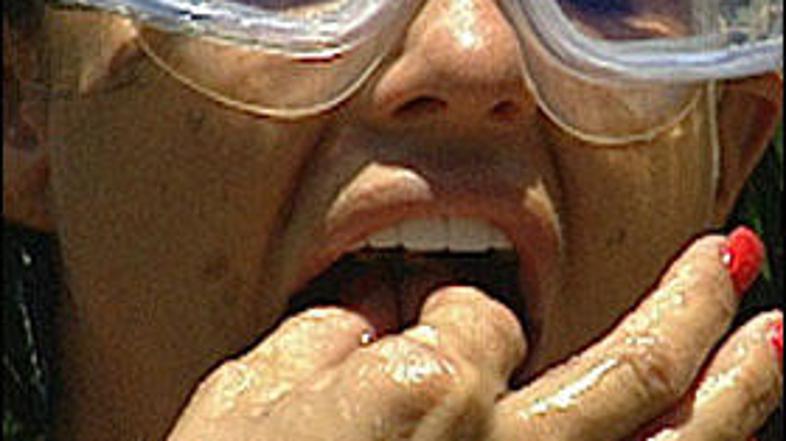 Katie je morala v pekel kar šestkrat.