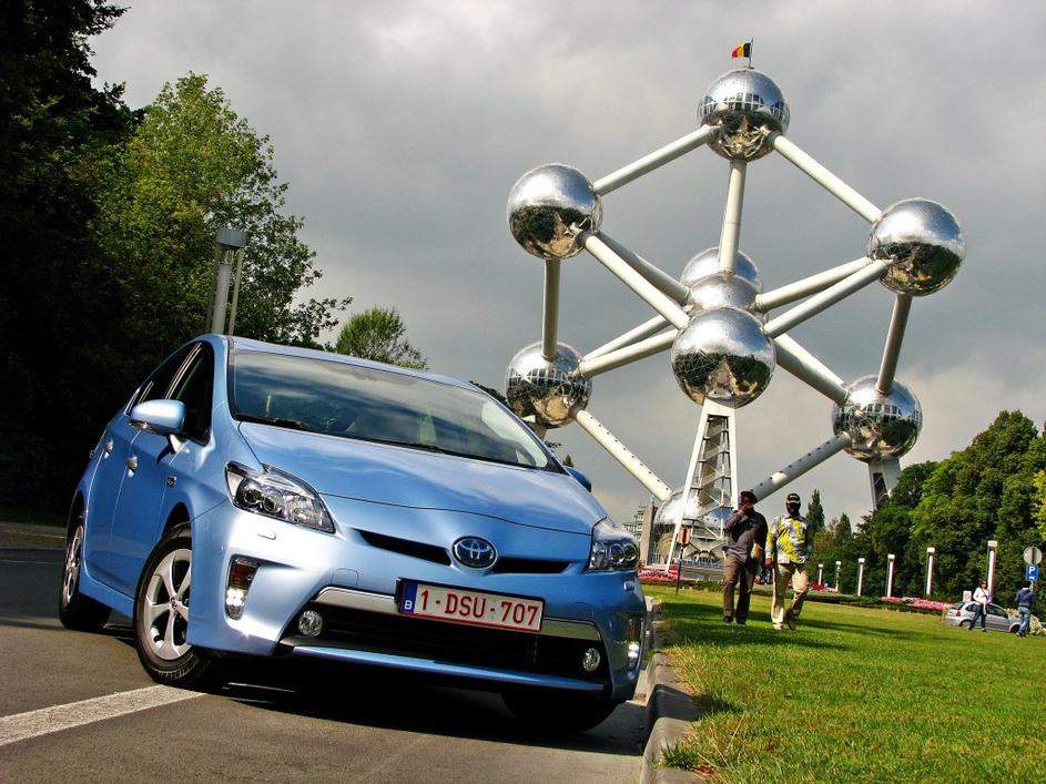 Toyota prius plug-in hybrid