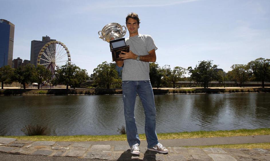 OP Avstralije Melbourne 2010 Federer pokal 