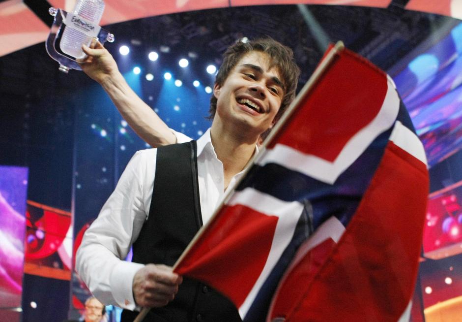 Lanskoletno zmagovalno pesem Evrovizije je odpel Alexander Rybak. (Foto: Reuters | Avtor: Žurnal24 main