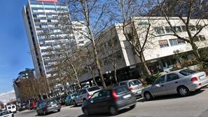 Poslovna stavba Petrola.