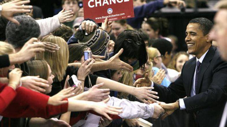 Demokrat Barack Obama je po delegatskih glasovih prvič prehitel Hillary Clinton.