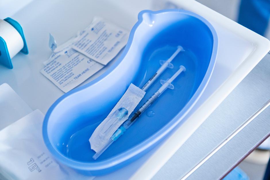 Cepljenje proti covid-19, koronavirus | Avtor: Vlada RS