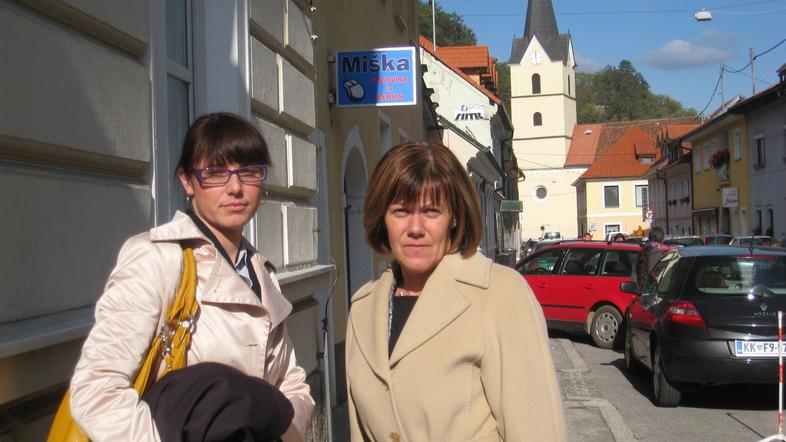 Direktorica Rudarja Viktorija Avbelj in odvetnica Maja Škorič pred krškim sodišč
