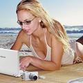 mladenka plaÅ¾a raÄunalnik bejba prenosnik laptop notebook kopalke poletje
