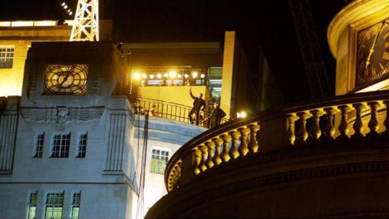 Svetovno znana irska rock skupina U2 je uprizorila koncert na strehi medijske hi