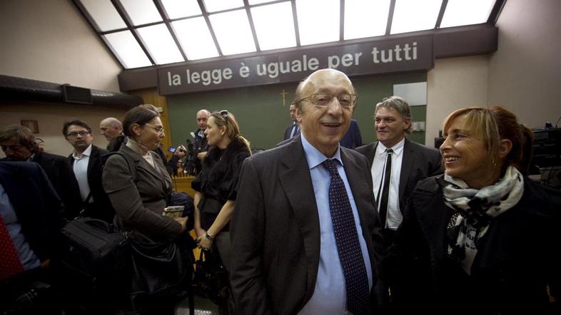 Luciano Moggi čaka na sodišču v Neaplju.
