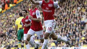 robin van persie norwich arsenal