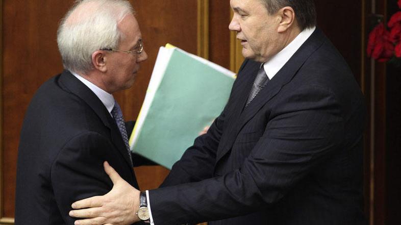 Azarov in Janukovič. (Foto: Reuters)