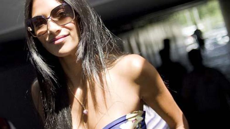 Pussycat Doll Nicole Scherzinger bo razvajala svojega fanta Lewisa Hamiltona.