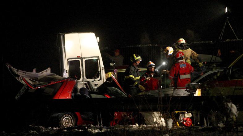 prometna nesreča, dolenjska avtocesta, nalet, vozila