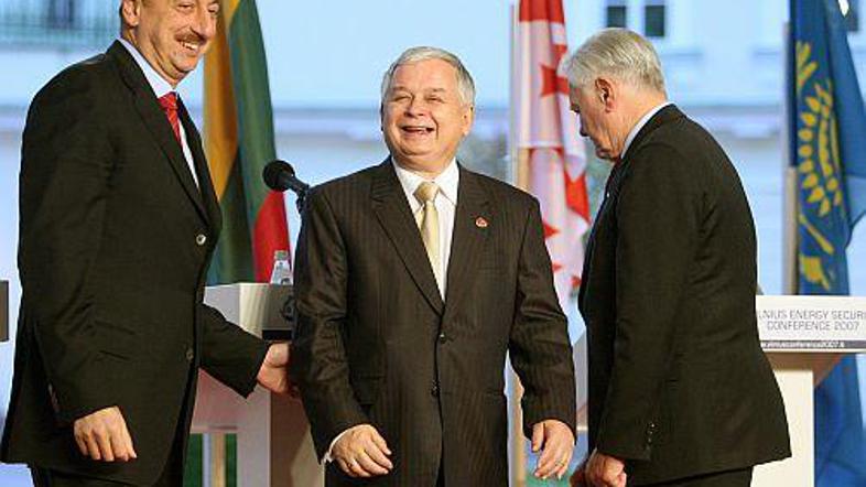 Podpisniki dogovora - predsedniki Azerbajdžana, Poljske in Litve (od leve) Ilham