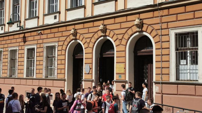 Evakuacija učencev iz sarajevske šole