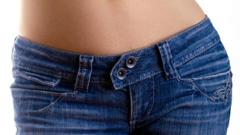 Zelo ozke kavbojke moda narekuje že nekaj let.