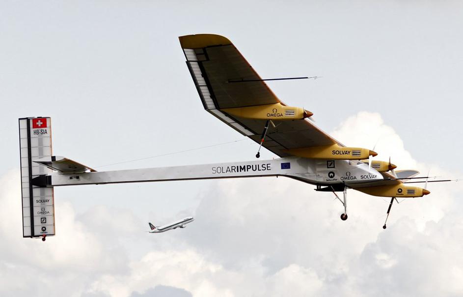 Solar impulse s kar 64 metri razpona.