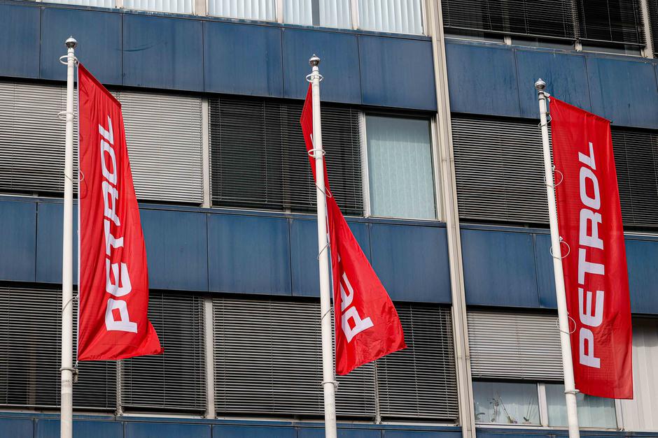 Petrol | Avtor: Saša Despot