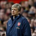 Arsene Wenger je v štirikotniku z Rafo Benitezom, Alexom Fergusonom in Avramom G