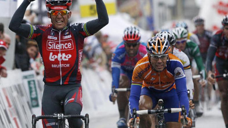 V ciljnem sprintu glavnine je tretjo etapo dirke po Švici dobil Robbie McEwan.