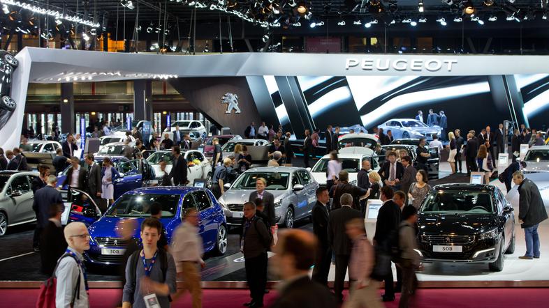 Avtomobilski salon v Parizu