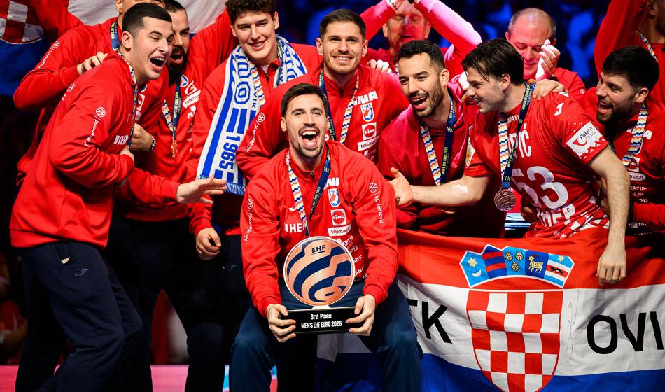 Spor na Hrvaškem: Bronasti rokometaši ostali brez sprejema