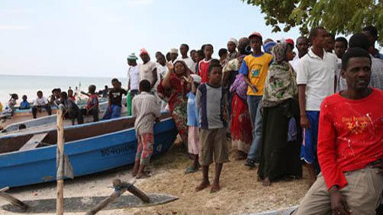 V prvih dneh po strmoglavljenju so na Komorih na novice o potnikih čakali kar na