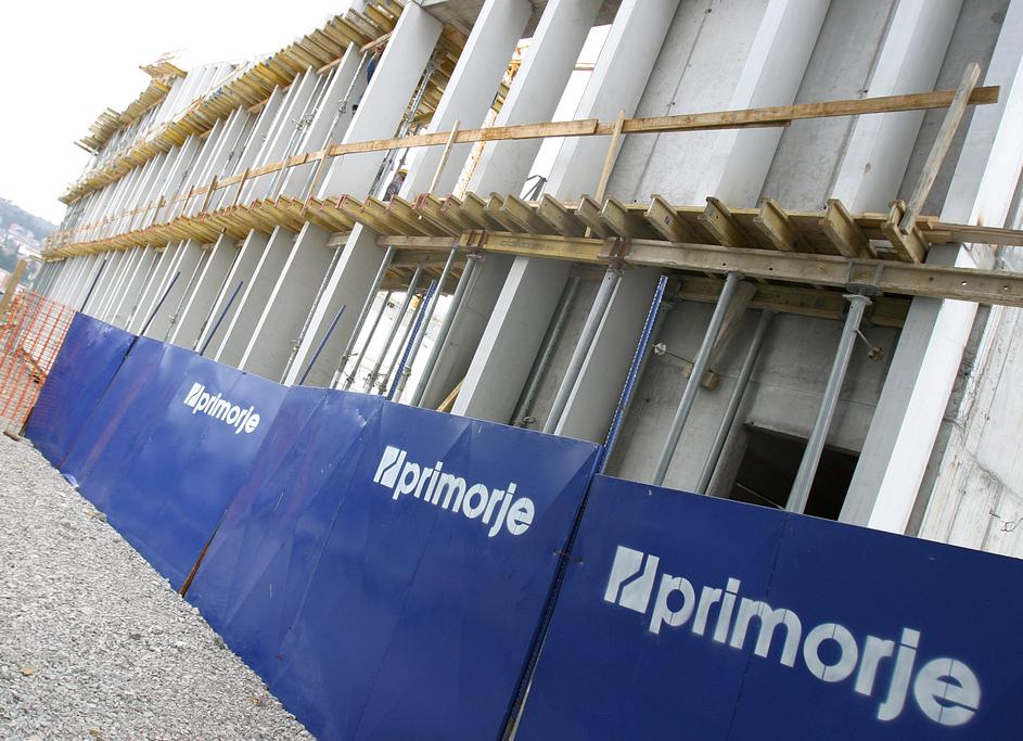 Primorje podizvajalcev, med katerimi lokalnih skoraj ni več, ne plačuje tudi po 