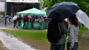 Na odprtju Majskih iger je bilo zaradi dežja malo obiskovalcev.
