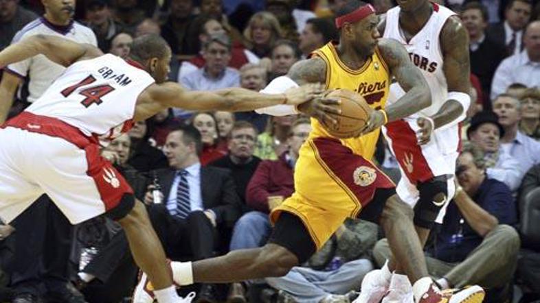 LeBron James je pri 24 letih in 35 dneh postal najmlajši košarkar v zgodovini li
