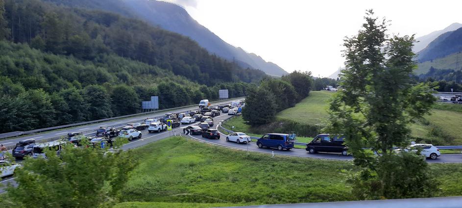 promet kolone gneča