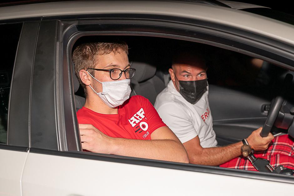 Heroji furajo v pižamah, Toyota Adria | Avtor: Toyota Adria