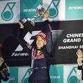 Prvi trije na VN Kitajske, tretji dirki sezone 2009: 2. Mark Webber, 1. Sebastia