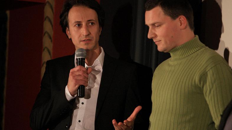 Avtor in urednik oddaje Ko pop sreča klasiko Daniel Celarec (levo) je pripravil 