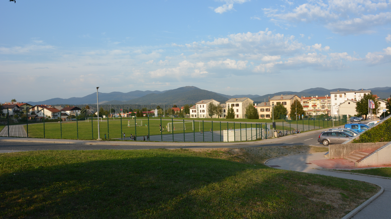 Pivka med izbruhom novih okužb