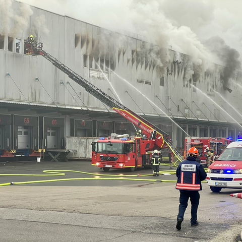 Požar v skladišču Špar v BTC v Ljubljani